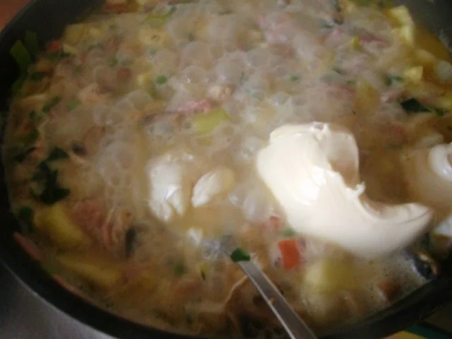 Rezept: Bärlauch-Fettucine in Gemüsiger Käsesoße Bild Nr. 7 Bärlauch-Fettucine in Gemüsiger Käsesoße - Rezept - Bild Nr. 7