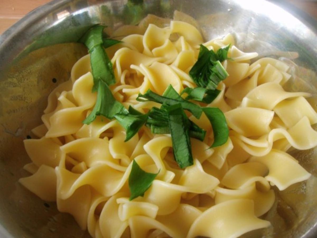 Bärlauch-Fettucine in Gemüsiger Käsesoße - Rezept - kochbar.de