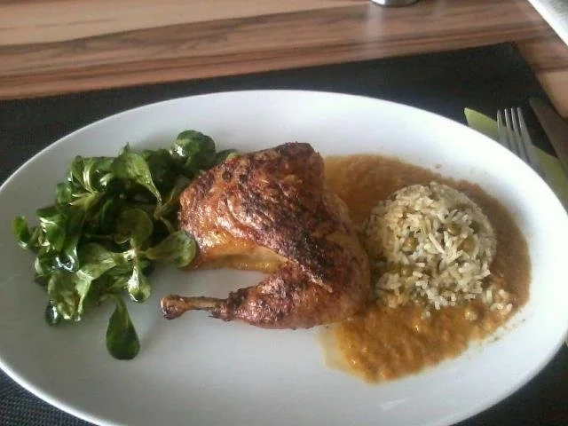 Perlhuhn mit Wildreis und Vogerlsalat - Rezept