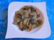 Vegetarisch:Steinpilzravioli mit Rucola- Ricotta-Füllung mit Salbeibuter - Rezept