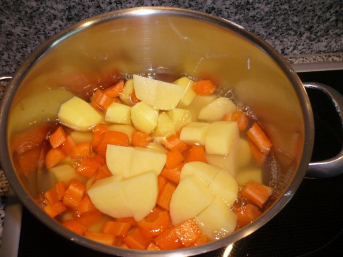 Grüner Spargel paniert mit getrüffeltem Kartoffel-Karottenstampf - Rezept - Bild Nr. 3