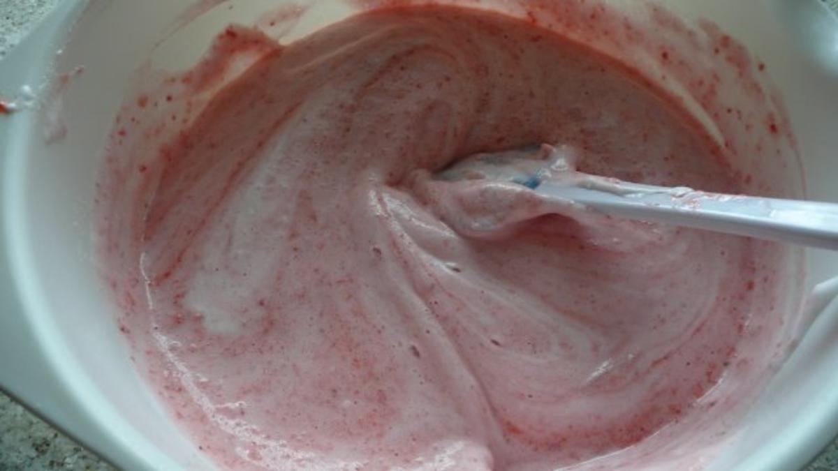 Erdbeer - Hexencreme - Dessert - Rezept - Bild Nr. 3