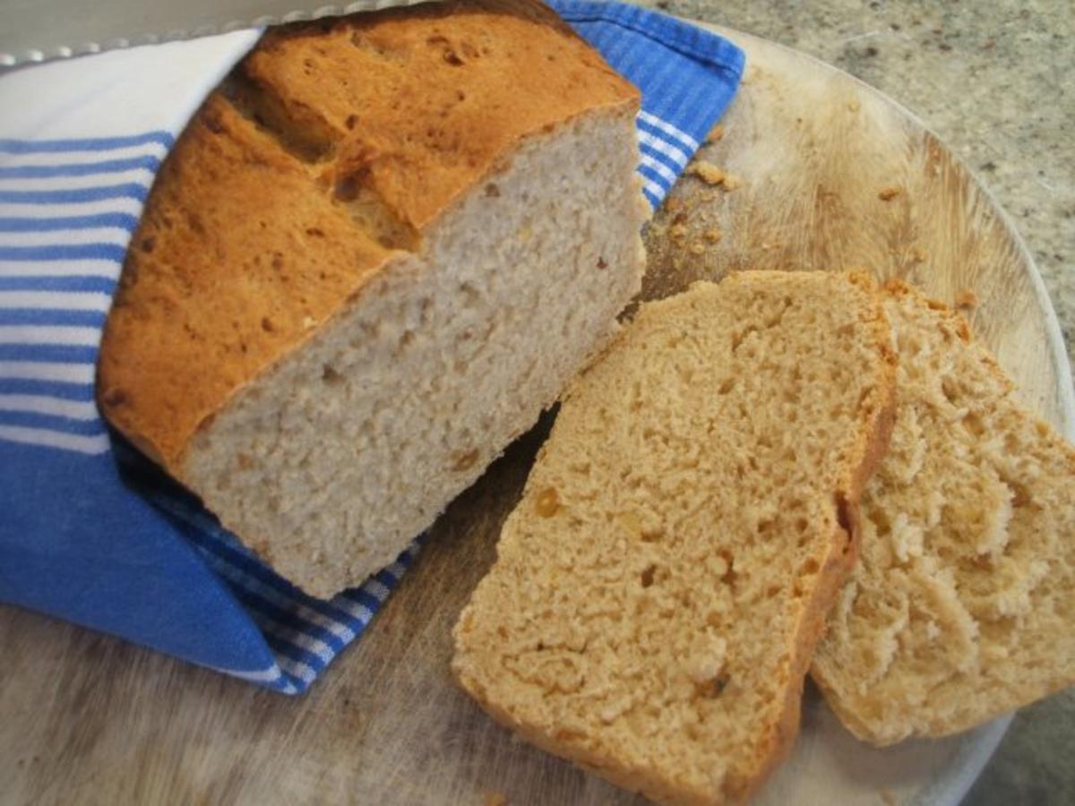 Brot/Brötchen: Weißbrot mit Pinienkernen und Malzbier - Rezept