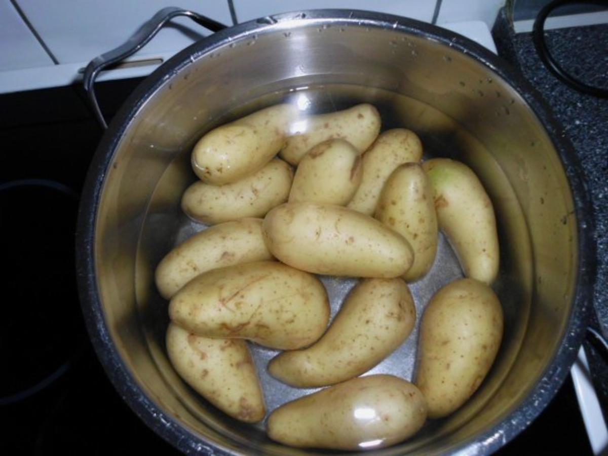 Filet mit rotem Pfeffer, dazu Bratkartoffeln mit Rosmarin und Spargel mit Bärlauchsauce - Rezept - Bild Nr. 2