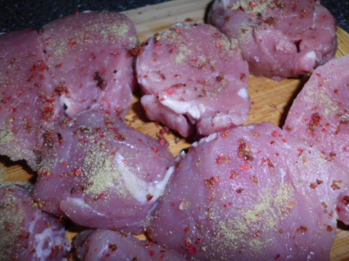 Filet mit rotem Pfeffer, dazu Bratkartoffeln mit Rosmarin und Spargel mit Bärlauchsauce - Rezept - Bild Nr. 7