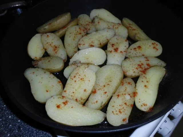 Filet mit rotem Pfeffer, dazu Bratkartoffeln mit Rosmarin und Spargel mit Bärlauchsauce - Rezept - Bild Nr. 9