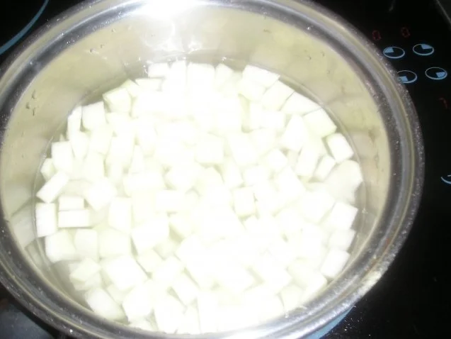 Rezept: Kohlrabi mit Rahmsauce (eingemachter Kohlrabi) Bild Nr. 3 Kohlrabi mit Rahmsauce (eingemachter Kohlrabi) - Rezept - Bild Nr. 3