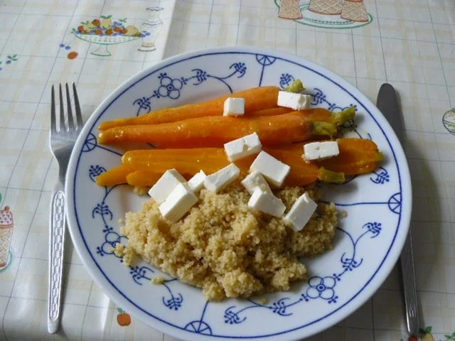 Gedünstete Möhren mit Couscous - Rezept