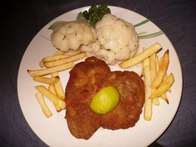 Rezept: Schnitzel, Blumenkohl und Pommes frites Schnitzel, Blumenkohl und Pommes frites - Rezept