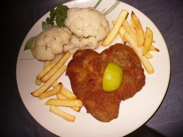 Rezept: Schnitzel, Blumenkohl und Pommes frites Bild Nr. 8 Schnitzel, Blumenkohl und Pommes frites - Rezept - Bild Nr. 8