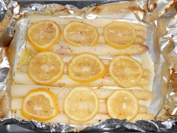 Rezept: Spargel aus dem Ofen mit geräucherter Lachsforelle Bild Nr. 8 Spargel aus dem Ofen mit geräucherter Lachsforelle - Rezept - Bild Nr. 8