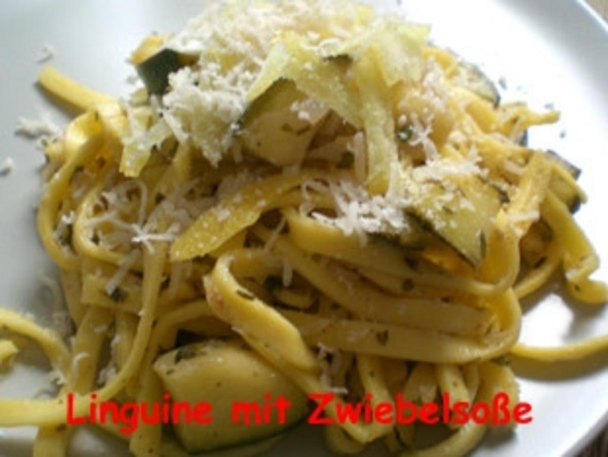 Bilder für Linguine an Zwiebelsoße mit Salbei und Parmesan - Rezept