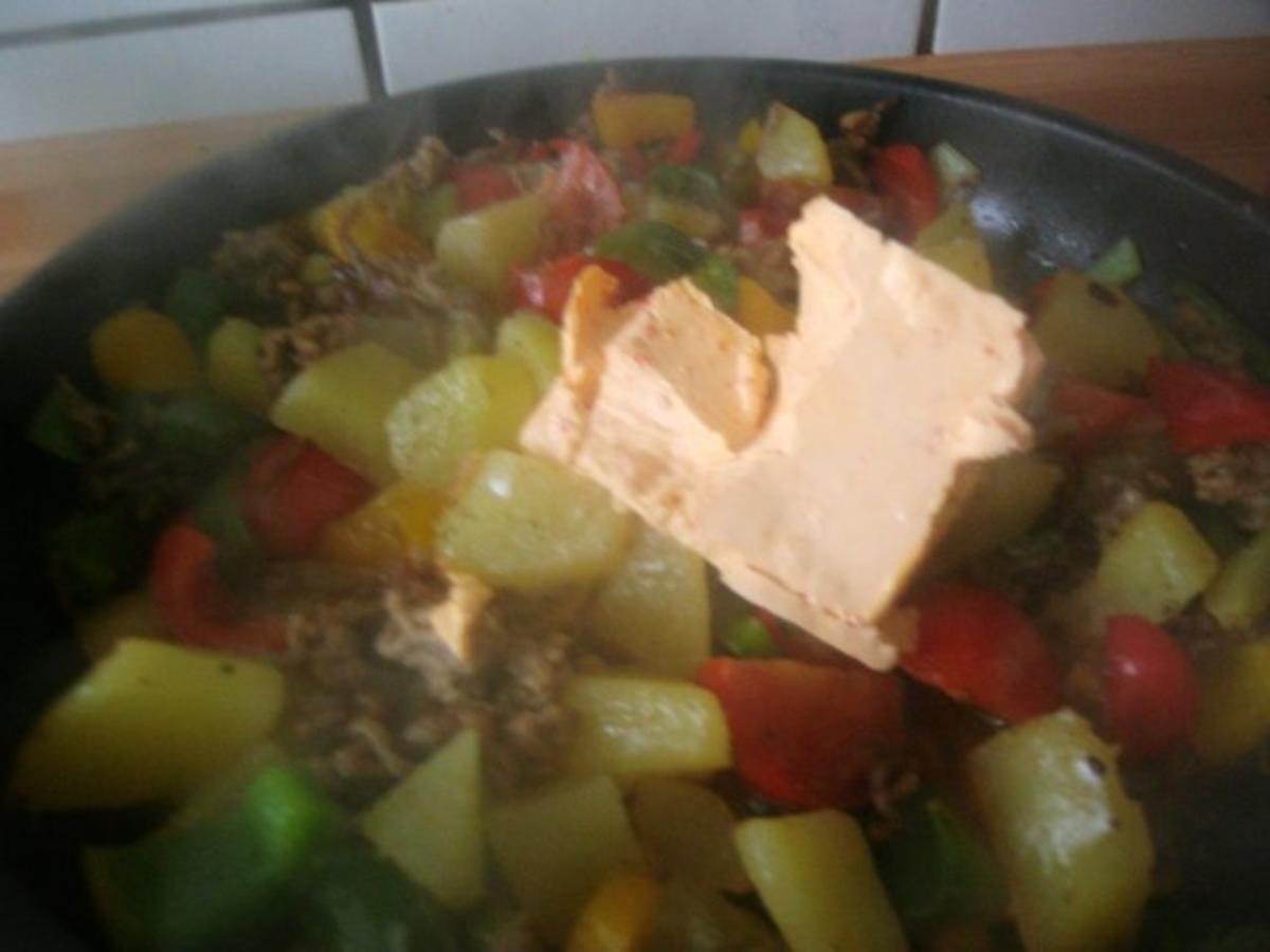 Hackfleisch Paprika Kartoffelpfanne - schnell &amp; einfach - 55 kcal/100g
