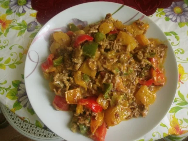 Rezept: Hackfleisch - Paprika - Kartoffelpfanne Bild Nr. 11 Hackfleisch - Paprika - Kartoffelpfanne - Rezept - Bild Nr. 11