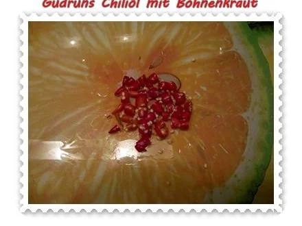 Rezept: Öl: Chiliöl mit Bohnenkraut Bild Nr. 3 Öl: Chiliöl mit Bohnenkraut - Rezept - Bild Nr. 3
