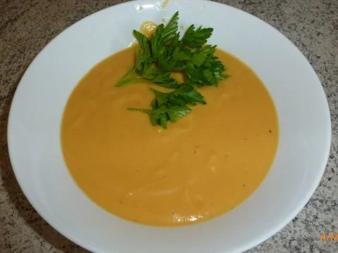 Kokos-Möhrensuppe - Rezept