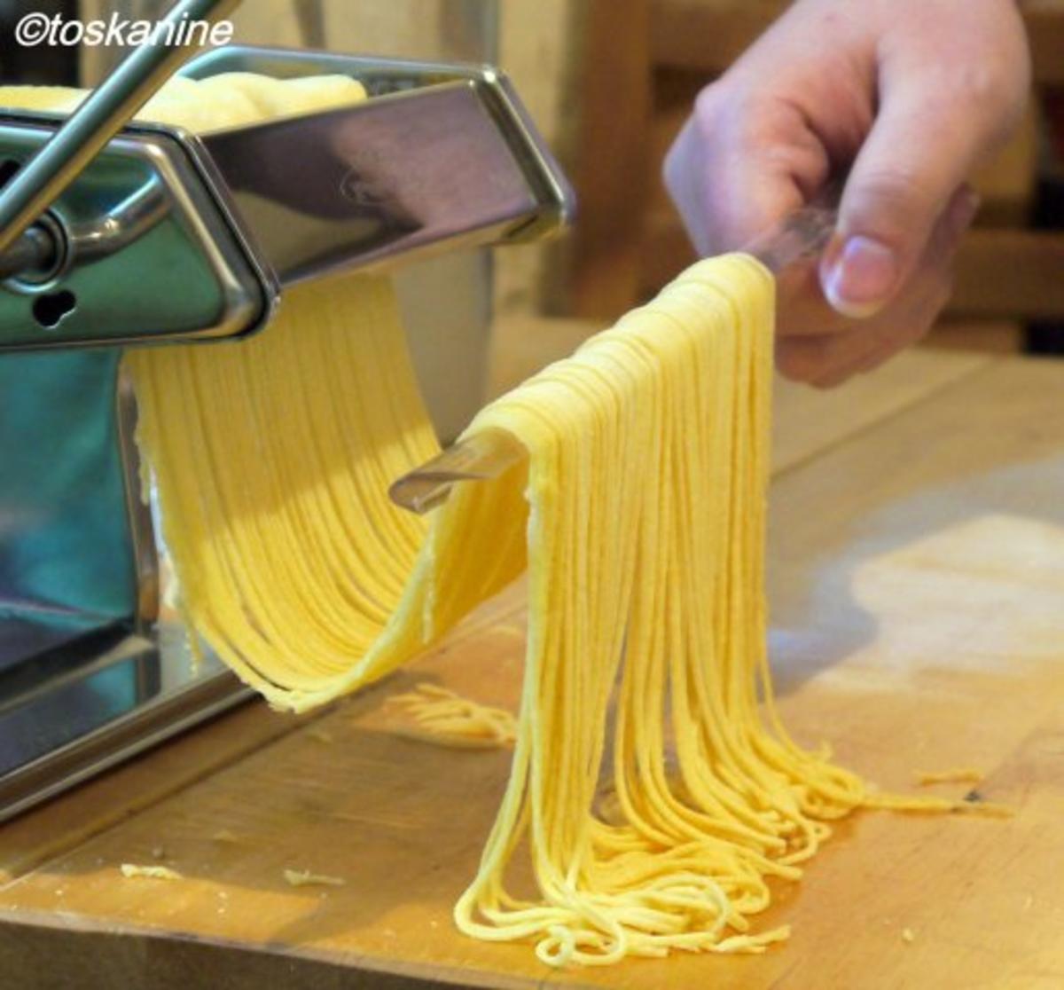 Spaghetti mit Walnusspesto-Sahne - Rezept - Bild Nr. 10