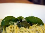 Spaghetti mit Walnusspesto-Sahne - Rezept