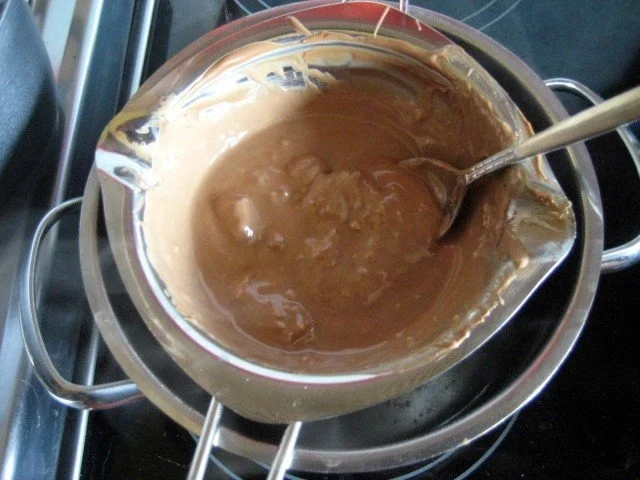 Schoko - Haselnuss - Quark - Gugelhupf - Rezept - Bild Nr. 14