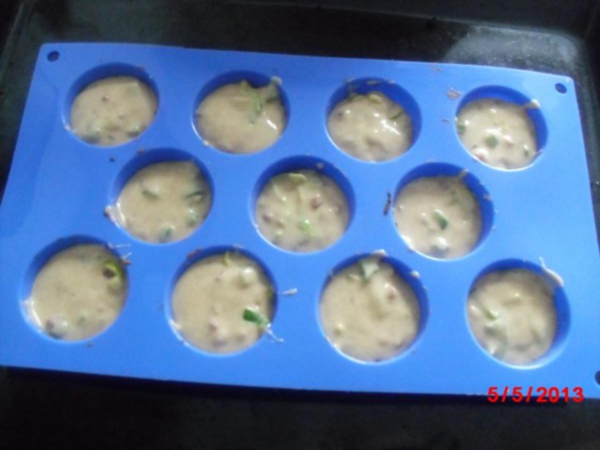 Muffin mit Speckwürfeln und Lauchröllchen - Rezept - Bild Nr. 8