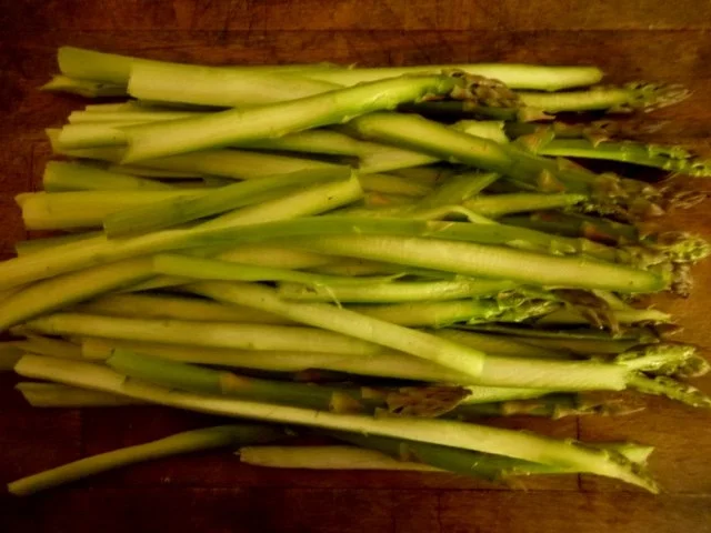 Rezept: Pizza mit grünem Spargel Bild Nr. 3 Pizza mit grünem Spargel - Rezept - Bild Nr. 3