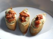 Gratinierte Kräuterbaguettes mit Lachs - Rezept