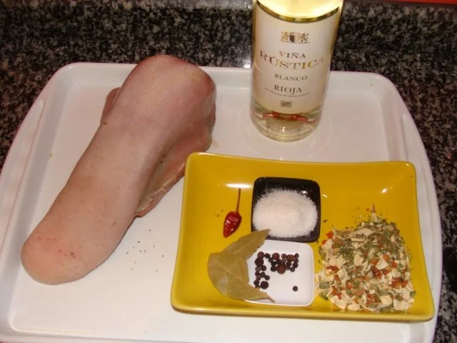 Rezept: Fleisch : Kalbszunge gekocht und gebraten mit Meerrettichsoße Bild Nr. 5 Fleisch : Kalbszunge gekocht und gebraten mit Meerrettichsoße - Rezept - Bild Nr. 5