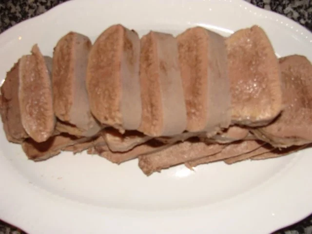 Rezept: Fleisch : Kalbszunge gekocht und gebraten mit Meerrettichsoße Bild Nr. 4 Fleisch : Kalbszunge gekocht und gebraten mit Meerrettichsoße - Rezept - Bild Nr. 4