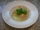 Dinkelspaghetti mit Kräuterrahmschaum - Rezept