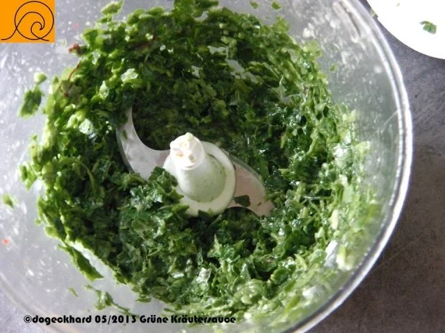 Rezept: Grillen: D`Greane - grüne Kräutersauce Bild Nr. 4 Grillen: D`Greane - grüne Kräutersauce - Rezept - Bild Nr. 4