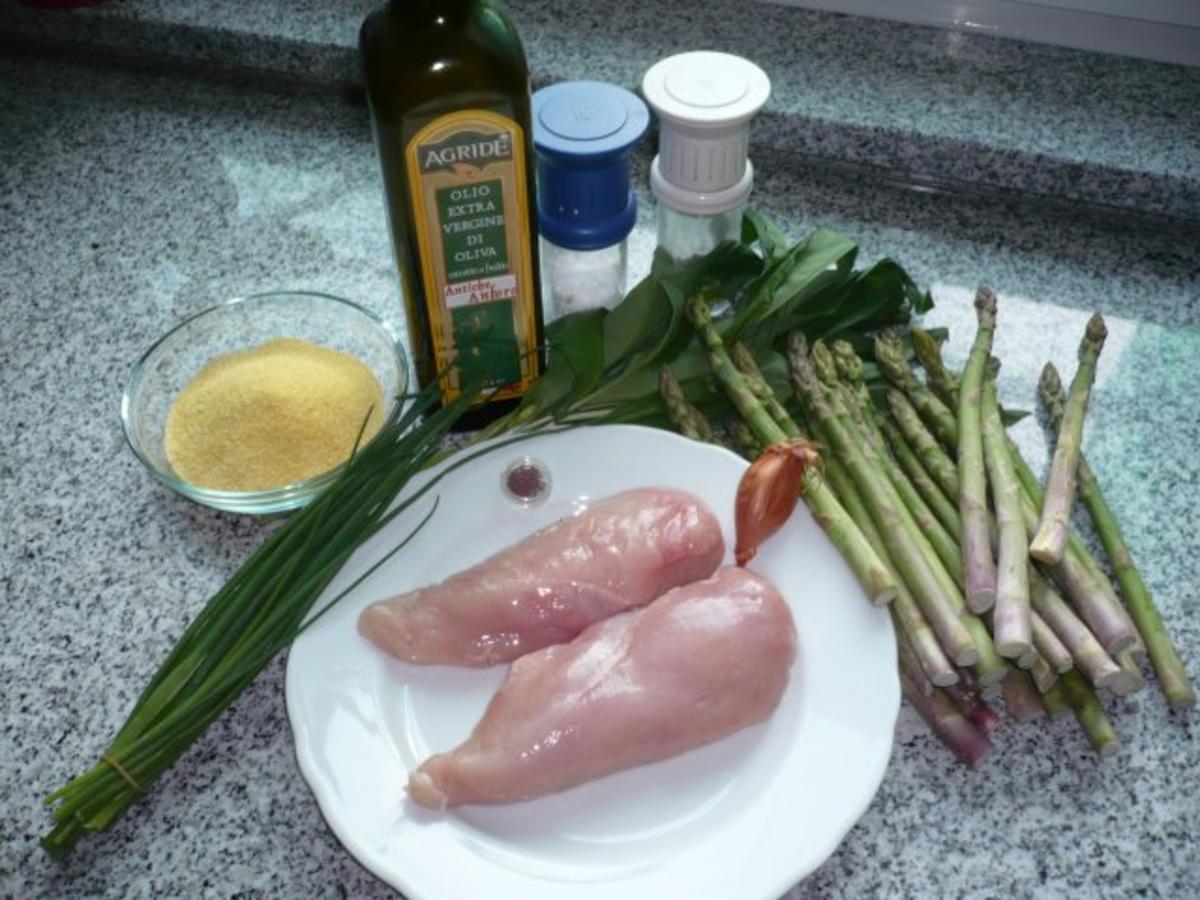 Surpreme vom Hühnchen auf Bärlauchpolenta mit grünem Spargel und ...