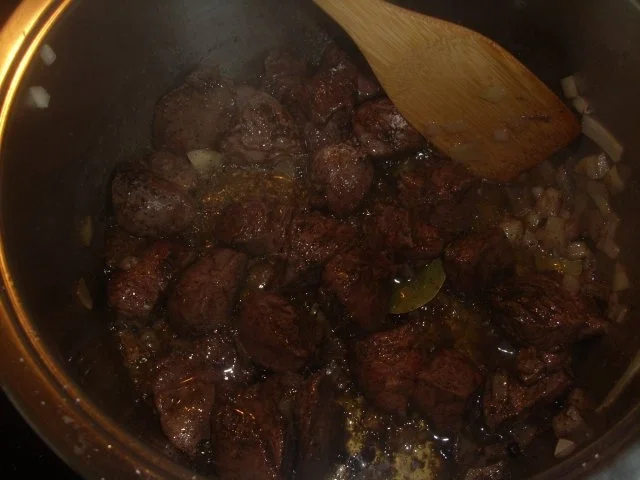 Hirschgulasch mit Sangria - Rezept - Bild Nr. 2