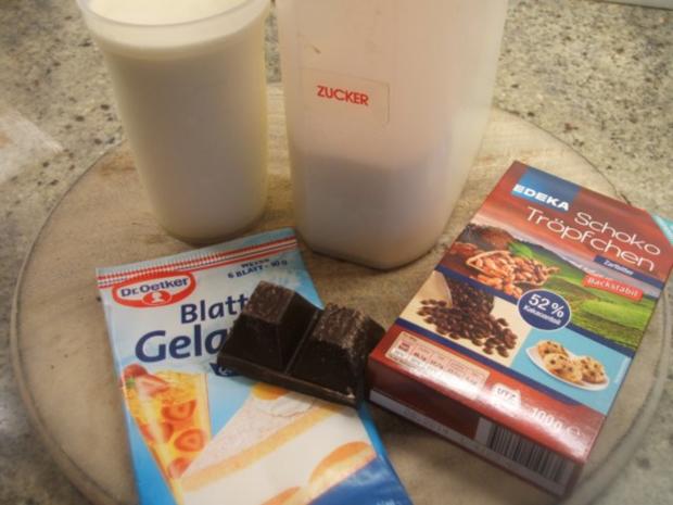 Dessert: Schoko-Pannacotta mit schneller Maracujasoße - Rezept - kochbar.de