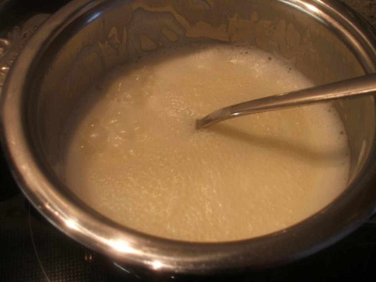 Dessert: Schoko-Pannacotta mit schneller Maracujasoße - Rezept - Bild Nr. 3