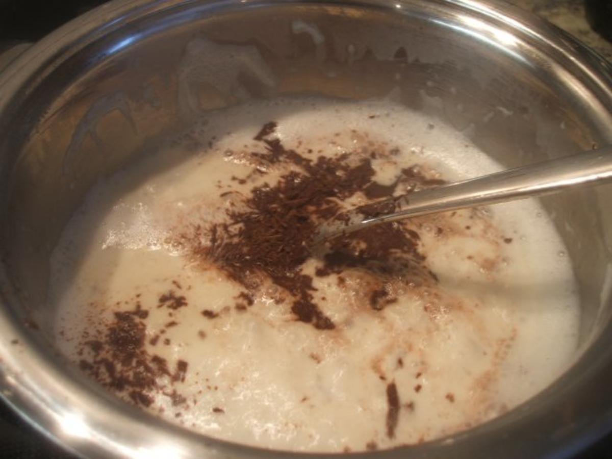 Dessert: Schoko-Pannacotta mit schneller Maracujasoße - Rezept - Bild Nr. 5