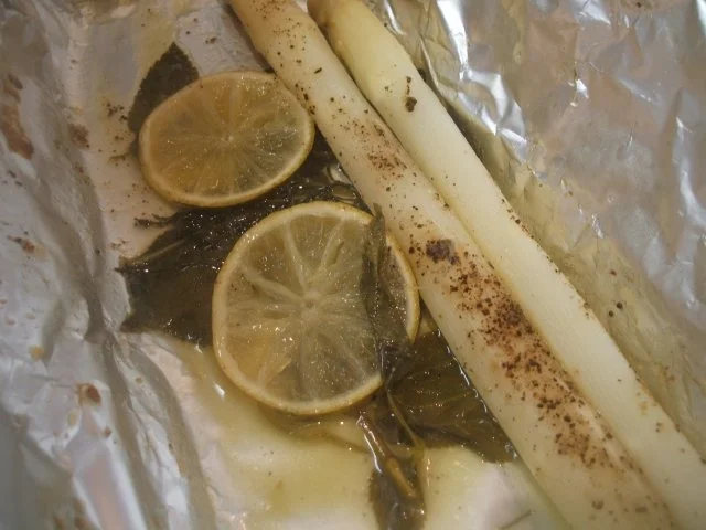 Gemüse: Kräuterspargel aus dem Rohr mit Schweinekamm und Remoulade - Rezept - Bild Nr. 4