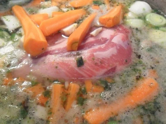 Rezept: herzhaftes süppchen mit markklößchen und farfalle Bild Nr. 6 herzhaftes süppchen mit markklößchen und farfalle - Rezept - Bild Nr. 6