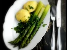 Rezept: Grüner Spargel mit Pellkartoffeln Grüner Spargel mit Pellkartoffeln - Rezept