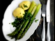 Grüner Spargel mit Pellkartoffeln - Rezept