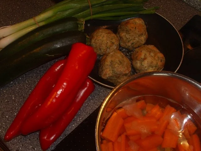 Gemüsepfanne mit gebratenen Semmelknödeln - Rezept - Bild Nr. 2