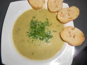 Zucchinisuppe mit ganz viel Knobi :D - Rezept