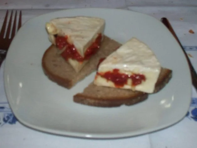 Camembert "Hérmelín" - auf böhmische Art mariniert - Rezept