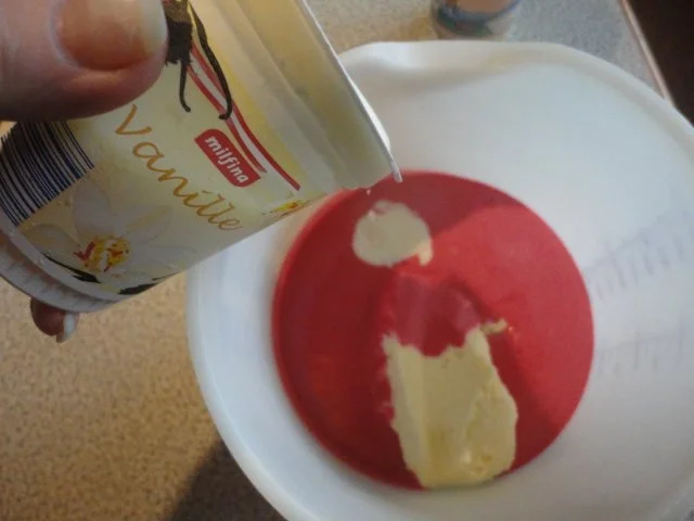 Schnee Torte mit Topfen Obers Frucht Creme - Rezept - Bild Nr. 10