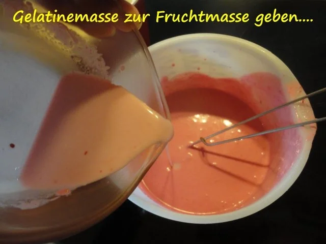 Schnee Torte mit Topfen Obers Frucht Creme - Rezept - Bild Nr. 17