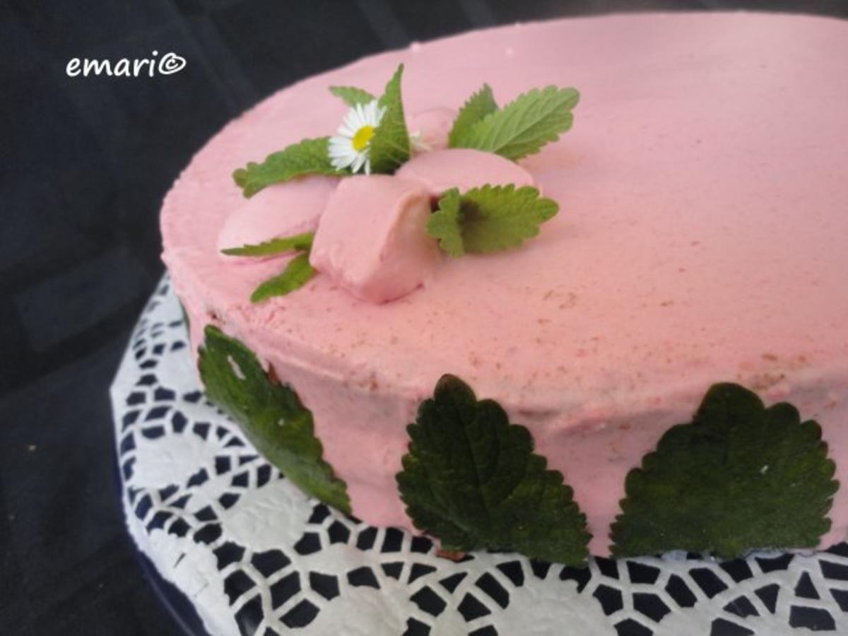 Schnee Torte mit Topfen Obers Frucht Creme - Rezept - kochbar.de