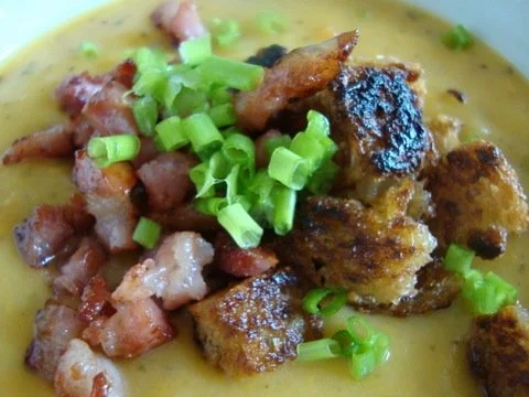 Rezept: Allgäuer Kartoffelsupp mit Bier - & Speckkrusteln Bild Nr. 2 Allgäuer Kartoffelsupp mit Bier - & Speckkrusteln - Rezept - Bild Nr. 2