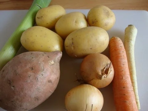 Rezept: Allgäuer Kartoffelsupp mit Bier - & Speckkrusteln Bild Nr. 4 Allgäuer Kartoffelsupp mit Bier - & Speckkrusteln - Rezept - Bild Nr. 4