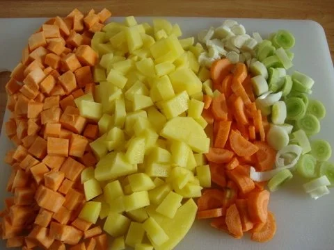 Rezept: Allgäuer Kartoffelsupp mit Bier - & Speckkrusteln Bild Nr. 5 Allgäuer Kartoffelsupp mit Bier - & Speckkrusteln - Rezept - Bild Nr. 5