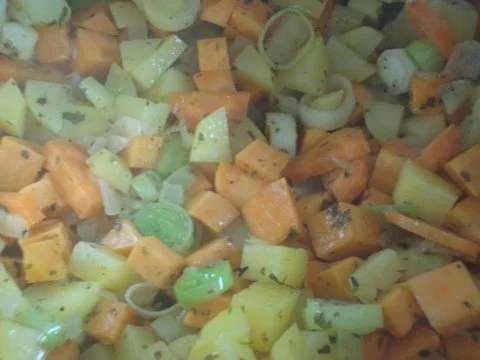 Rezept: Allgäuer Kartoffelsupp mit Bier - & Speckkrusteln Bild Nr. 9 Allgäuer Kartoffelsupp mit Bier - & Speckkrusteln - Rezept - Bild Nr. 9