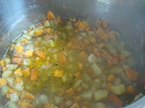 Rezept: Allgäuer Kartoffelsupp mit Bier - & Speckkrusteln Bild Nr. 11 Allgäuer Kartoffelsupp mit Bier - & Speckkrusteln - Rezept - Bild Nr. 11